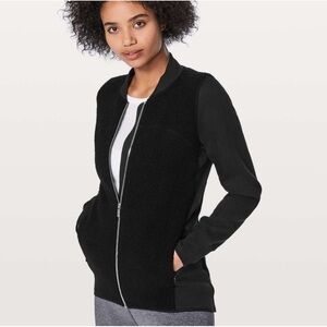 Lululemon Women's Black Stand Out Sherpa Jacket Full Zip Size: 8